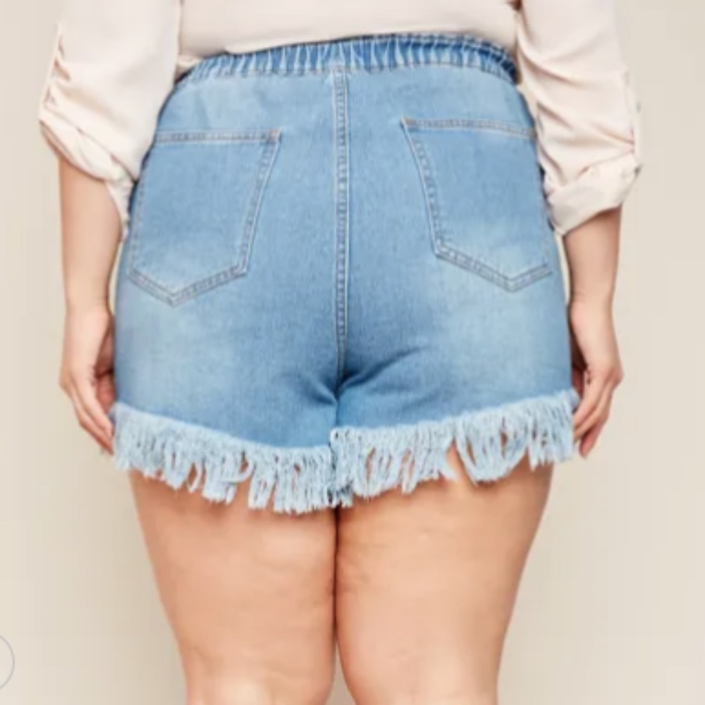 Fringe Hemmed Denim Shorts